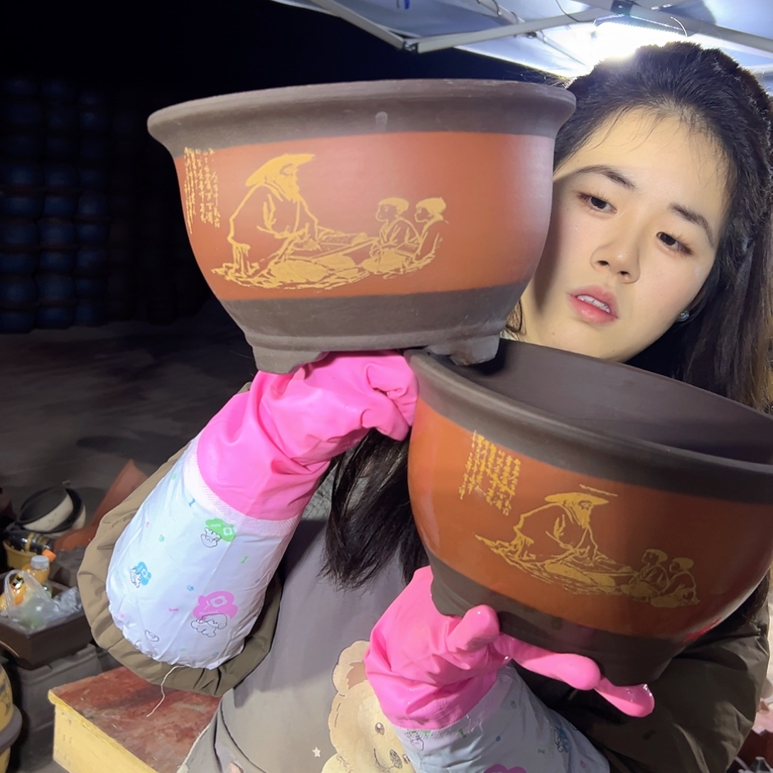 25+25红色孔夫子三角金钟花盆