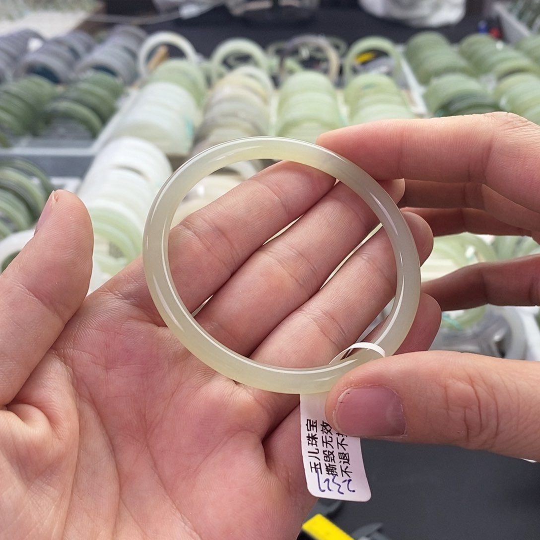 和田玉未镶嵌手镯57