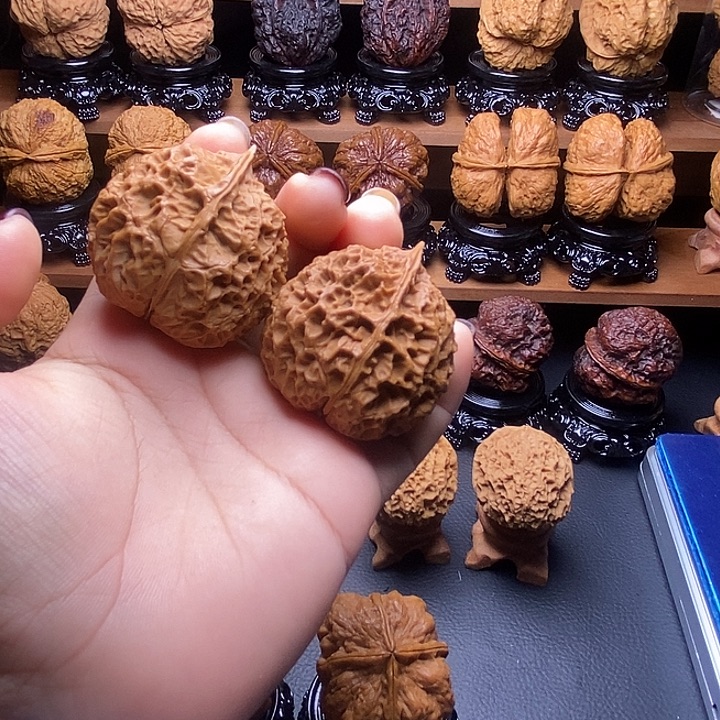 文玩核桃把件鸡心锈球41m