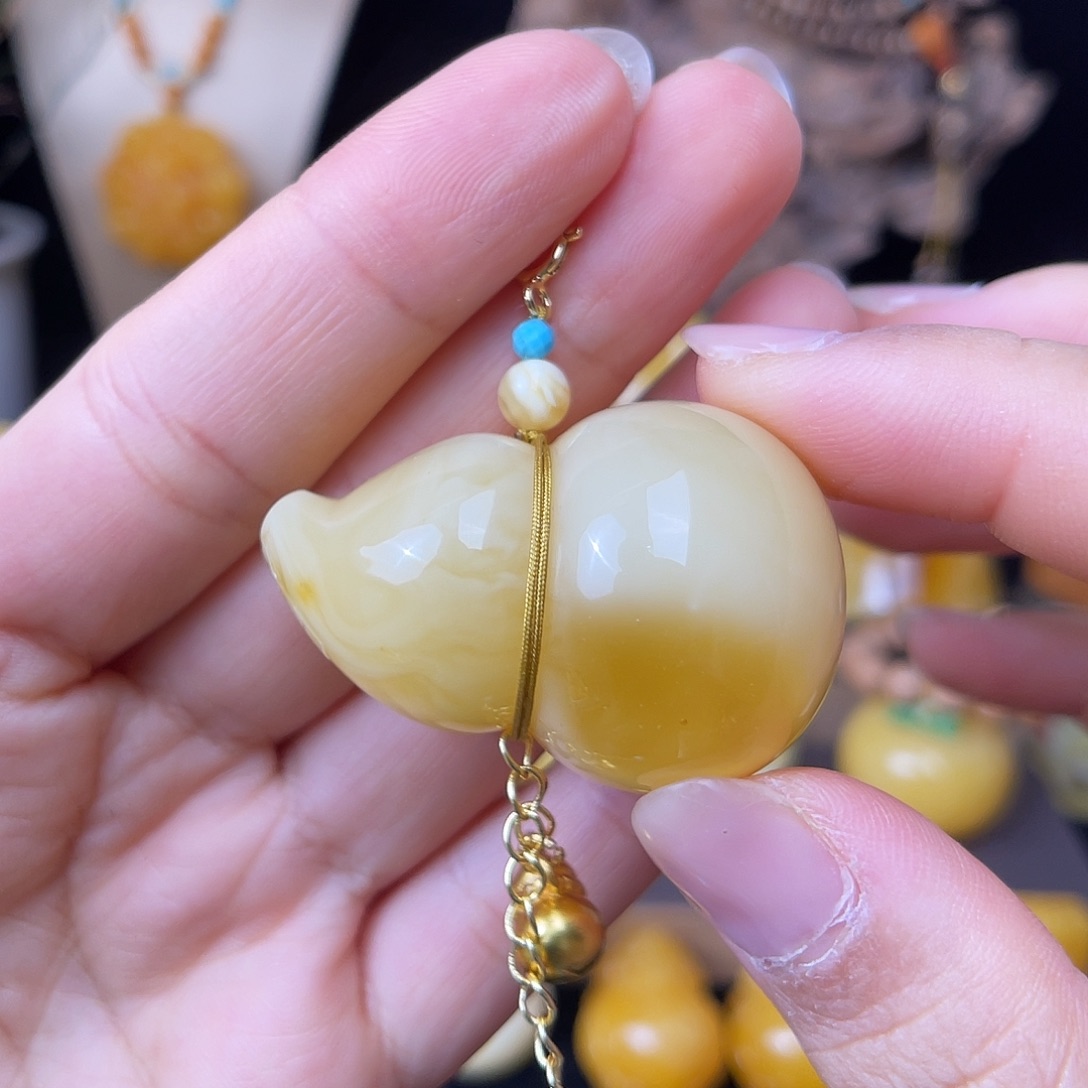 琥珀未镶嵌珠宝奇石