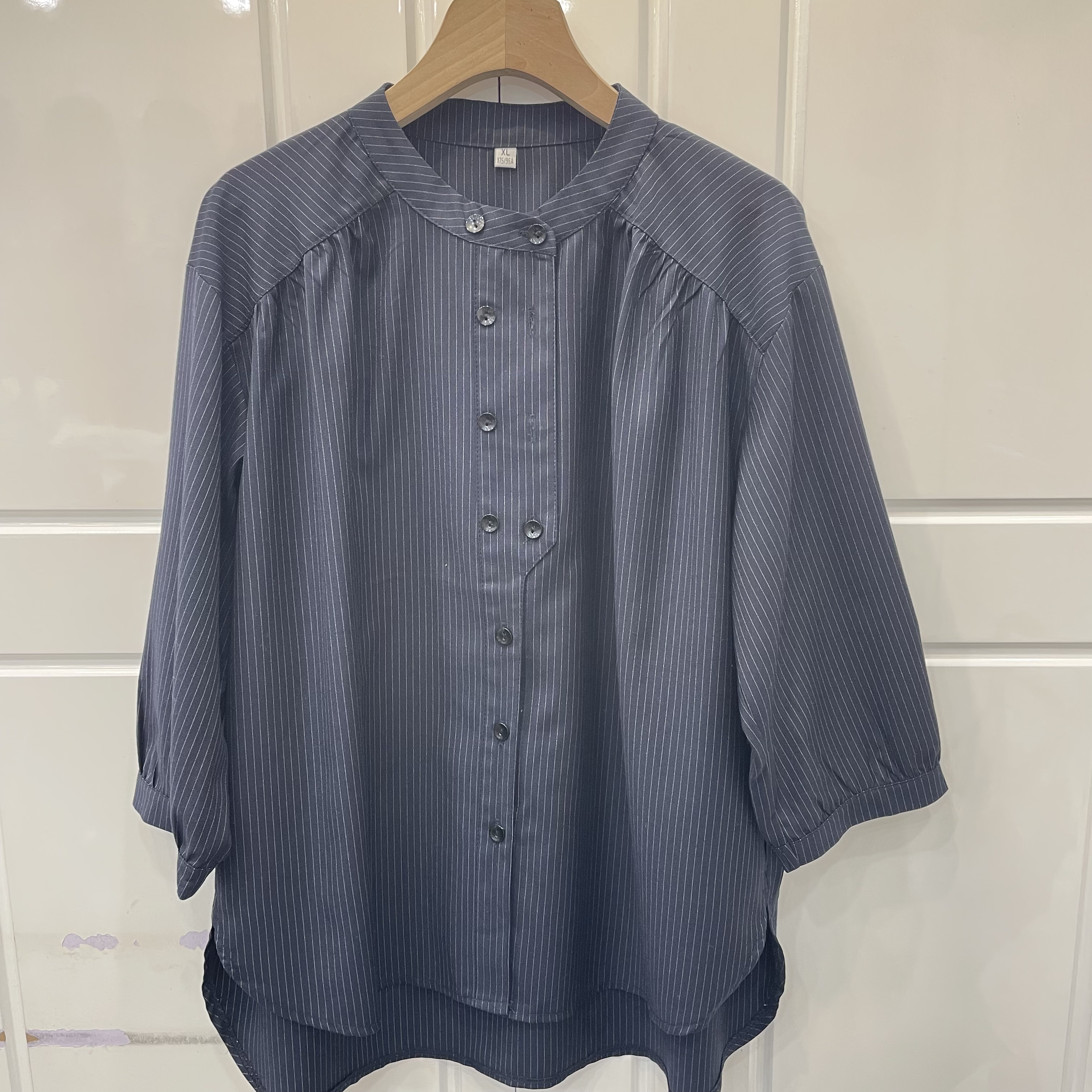 休闲时尚宽松百搭条纹衬衣