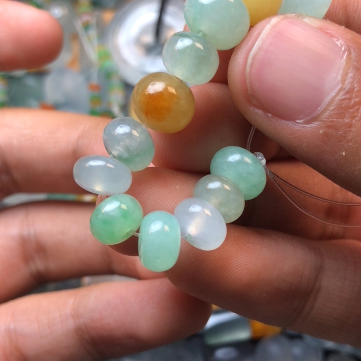 定制翡翠未镶嵌挂件