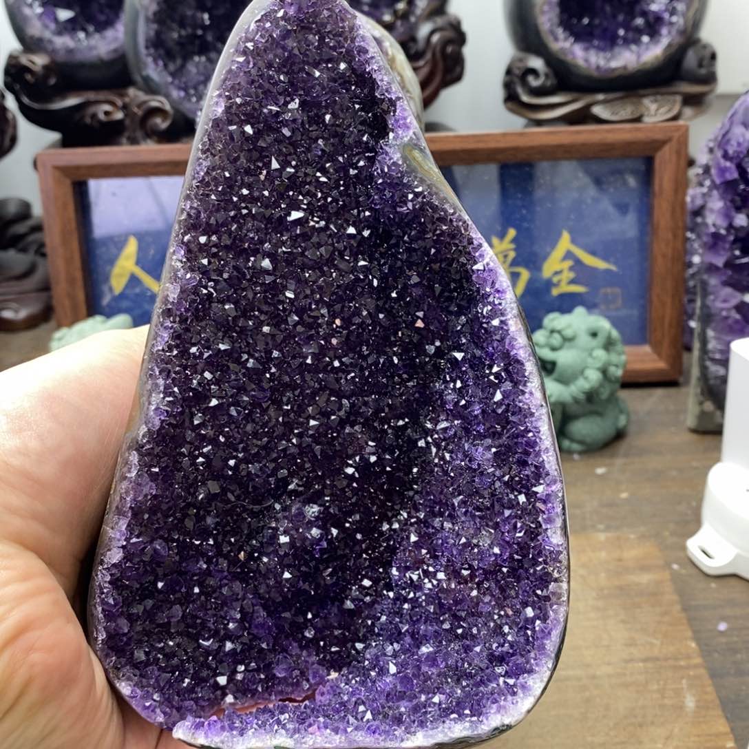 未镶嵌水晶大型摆件（非配饰）