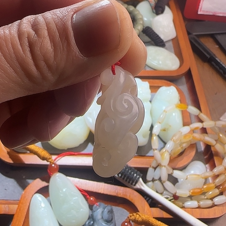 和田玉（糖玉）未镶嵌颈饰