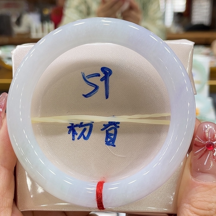 翡翠手镯未镶嵌翡翠手镯