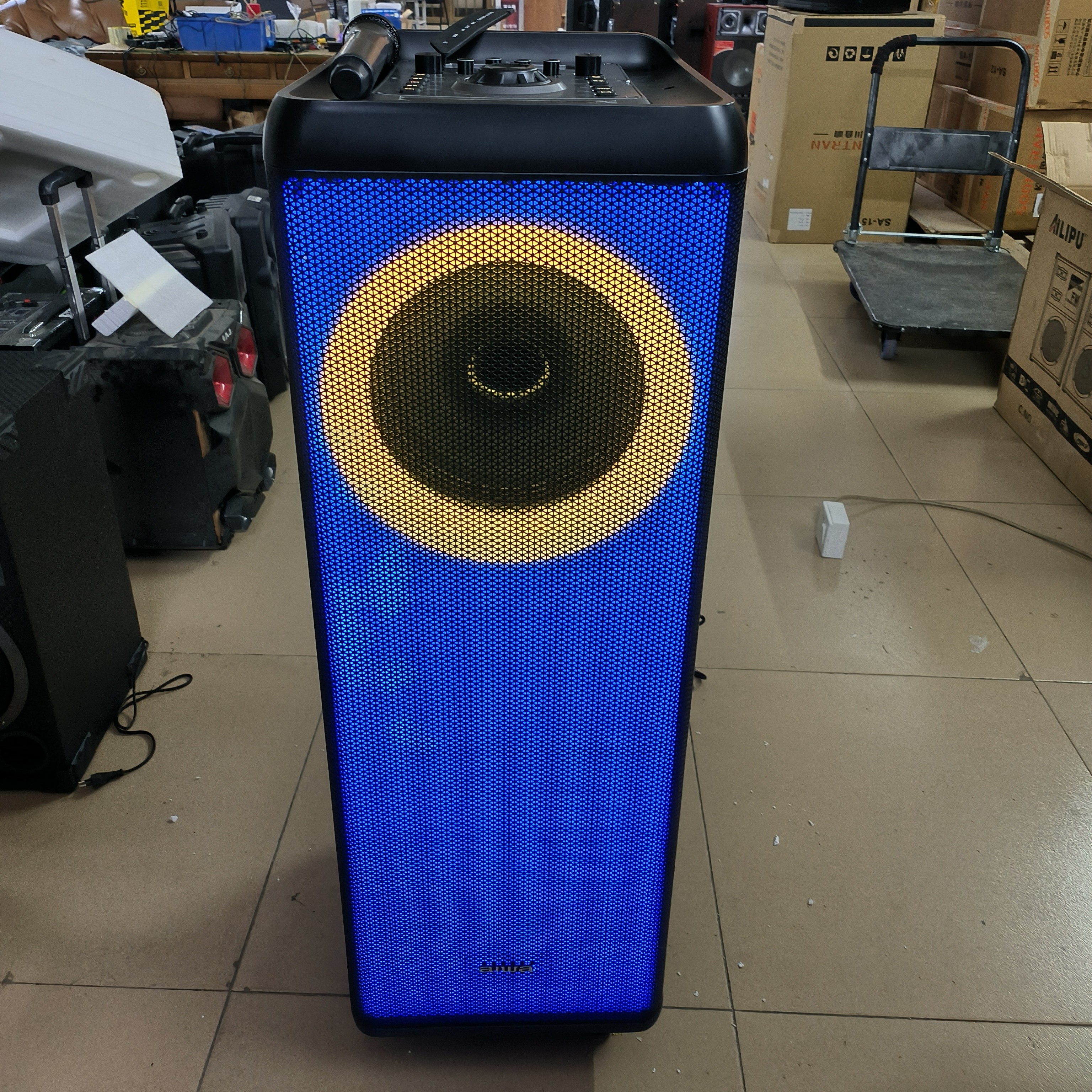 99新 aiwa/爱华 户外音响，不包邮，配件齐，电池不包好坏。