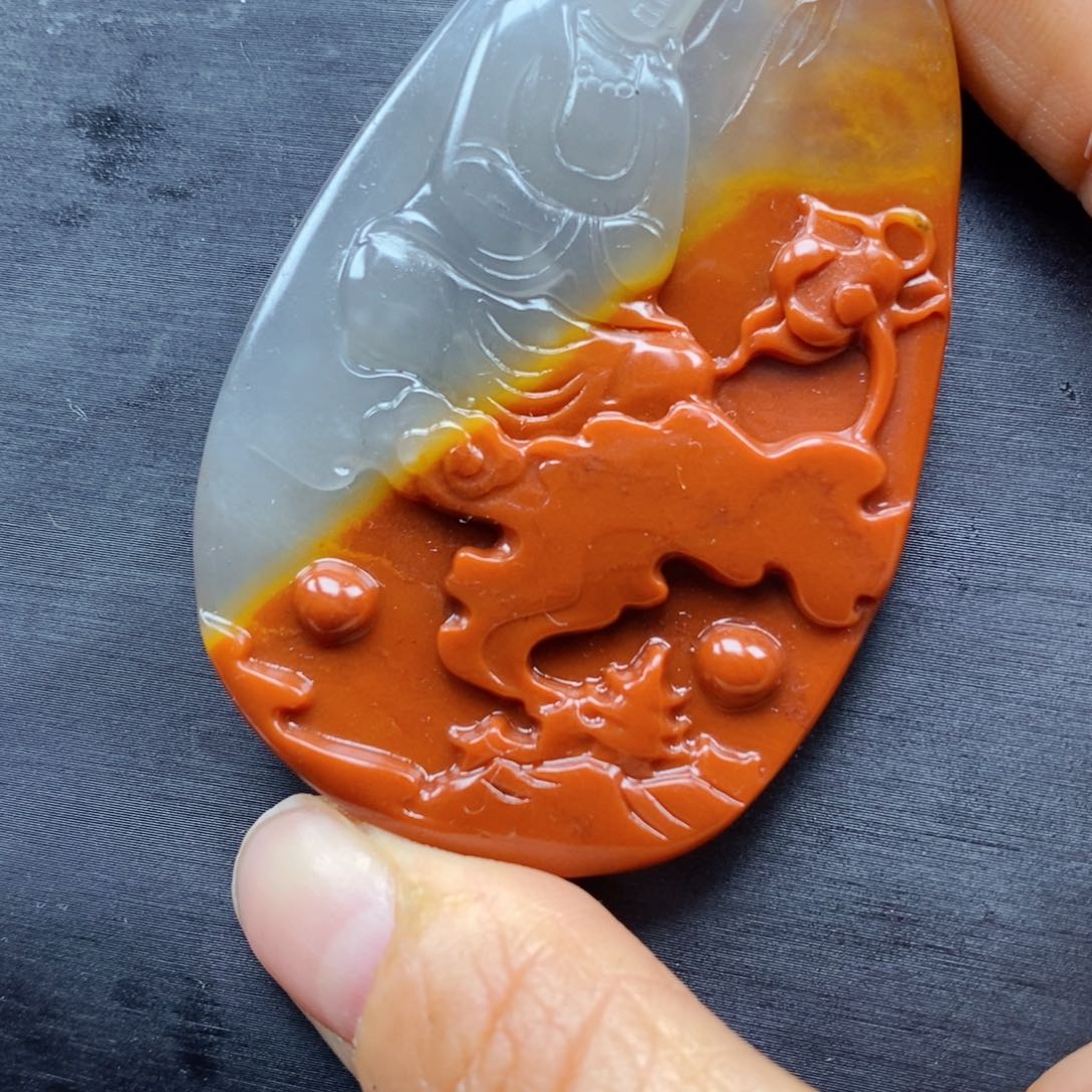 石英质玉（黄龙玉）颈饰未镶嵌