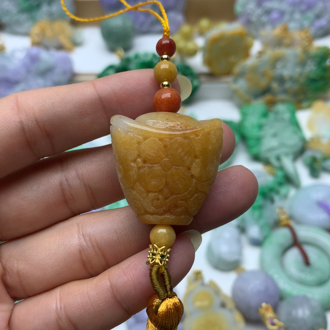 翡翠颈饰未镶嵌翡翠