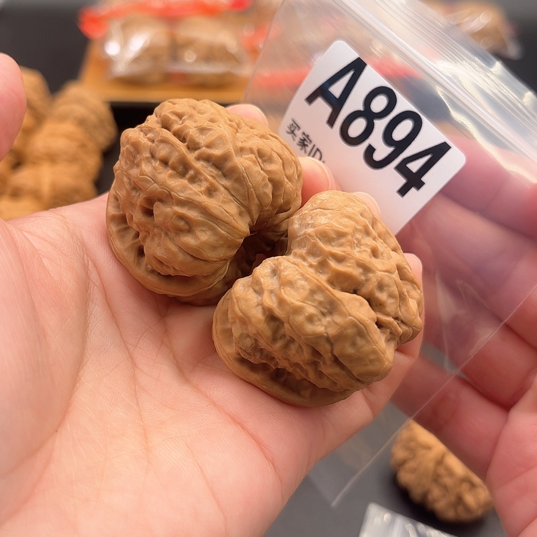 文玩核桃把件以**贵蛙蛙精品42肚42