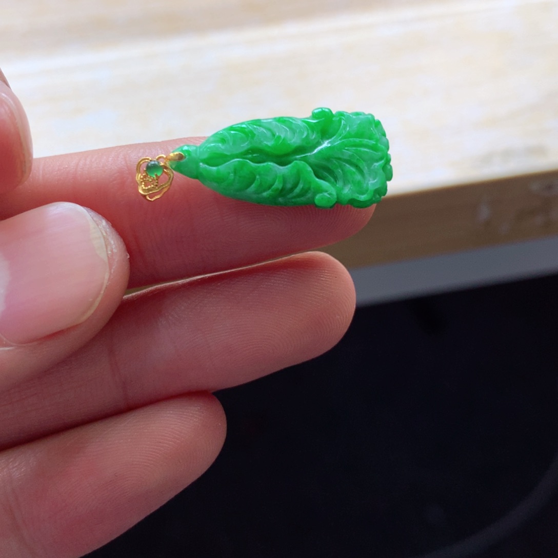 翡翠颈饰18K金镶嵌吊坠