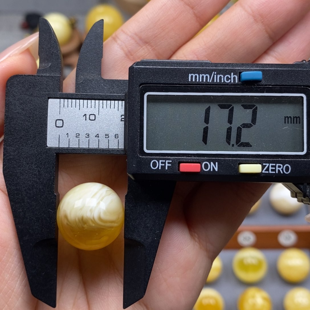 未镶嵌琥珀珠宝奇石