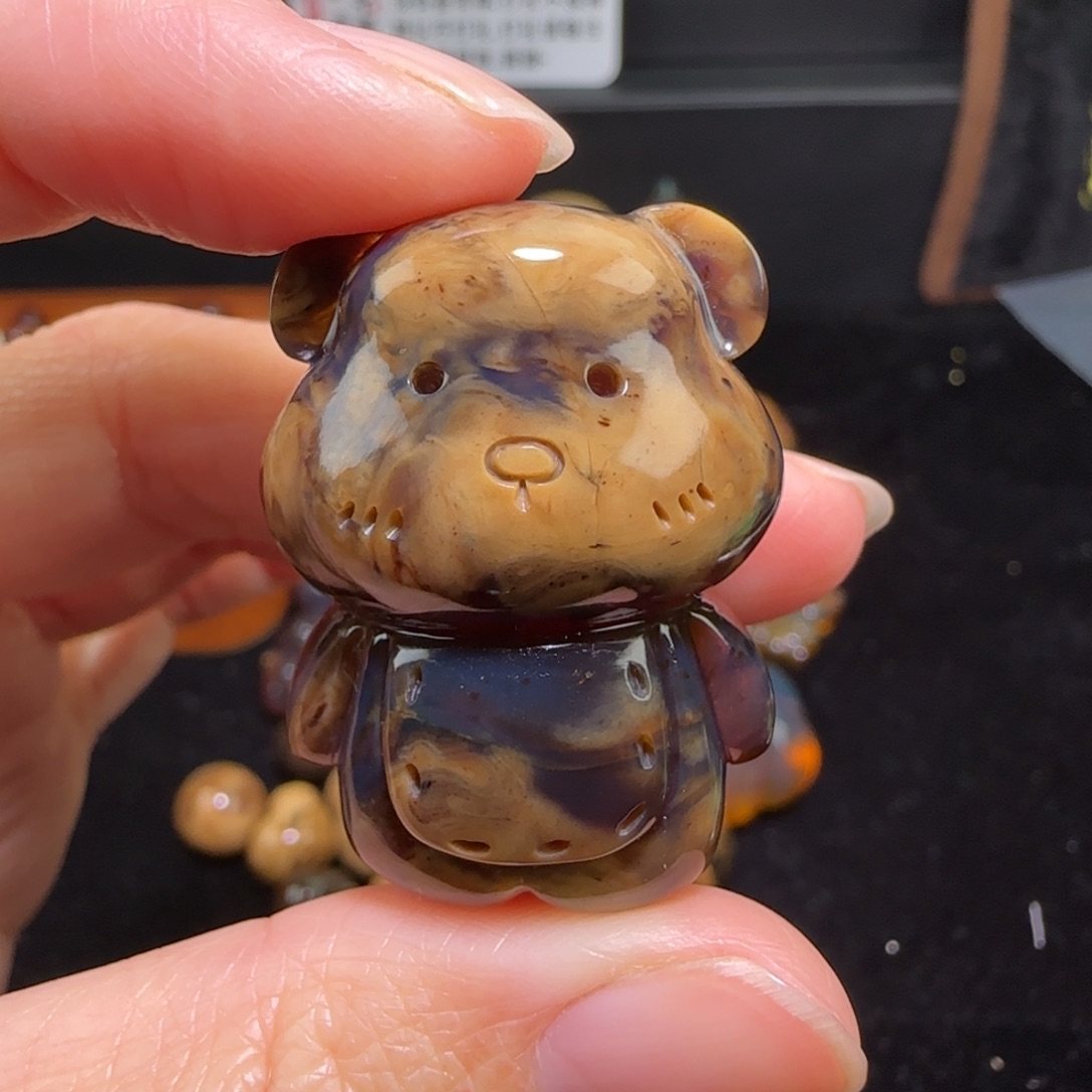 琥珀未镶嵌颈饰琥珀