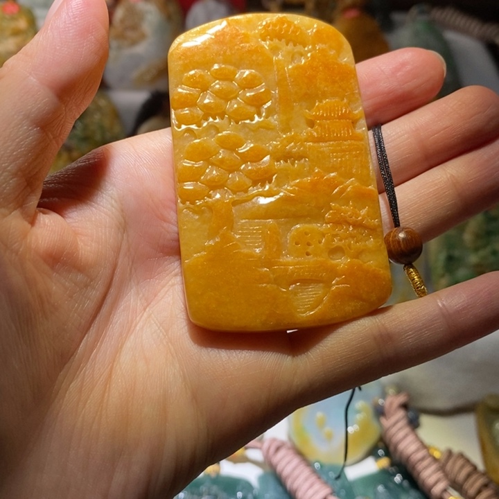 翡翠把件未镶嵌多样化