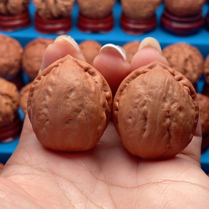 核桃精品文玩核桃手捻河豚