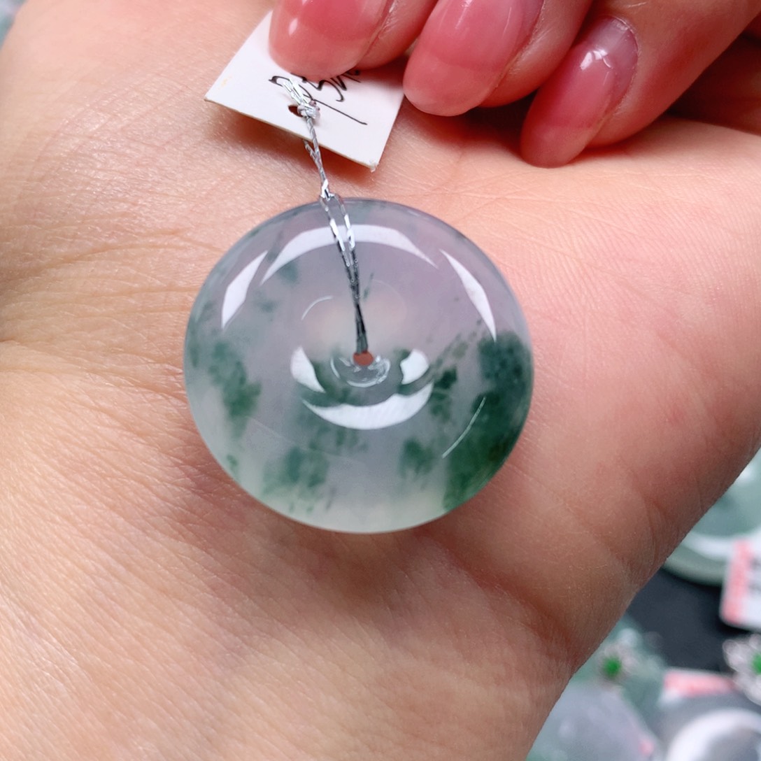 翡翠颈饰未镶嵌天然翡翠