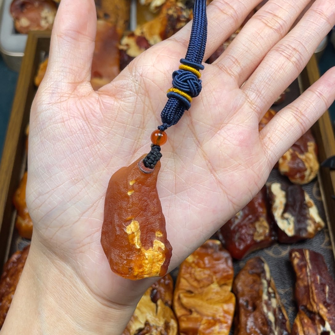 琥珀未镶嵌珠宝奇石