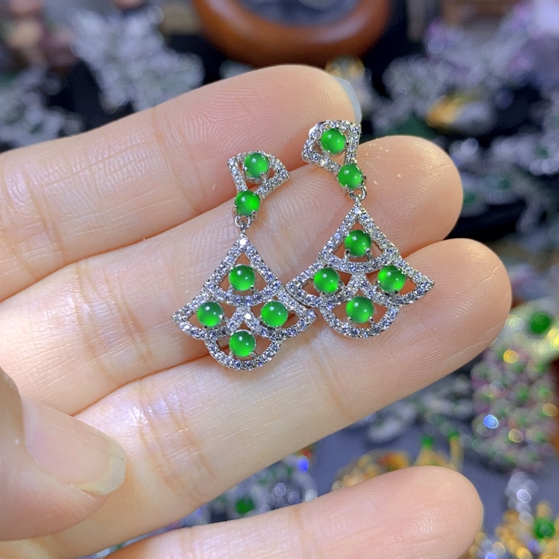 翡翠颈饰银S925镶嵌天然翡翠