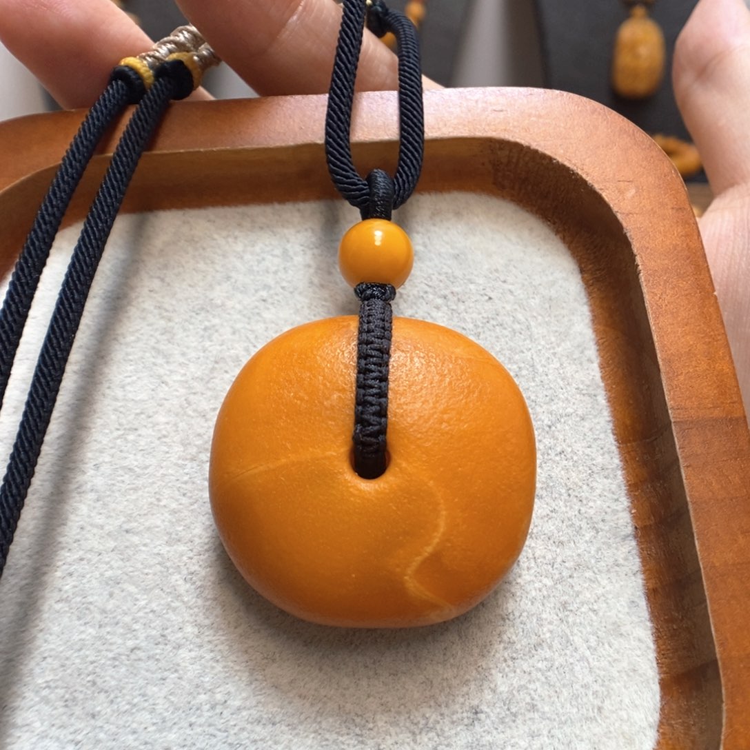 L***娜蜜蜡颈饰未镶嵌蜜蜡