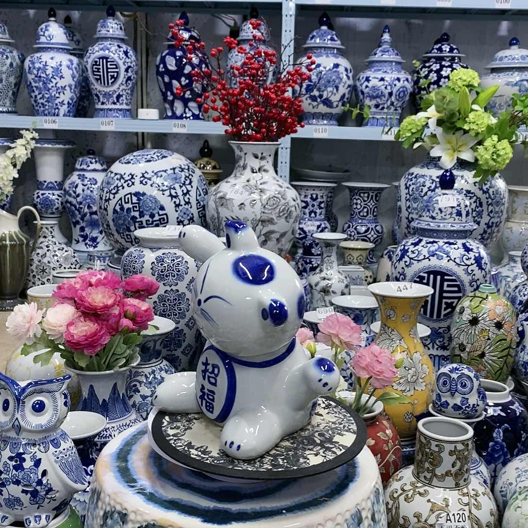 【闪购商品】摆件招福猫瓷器………………………………