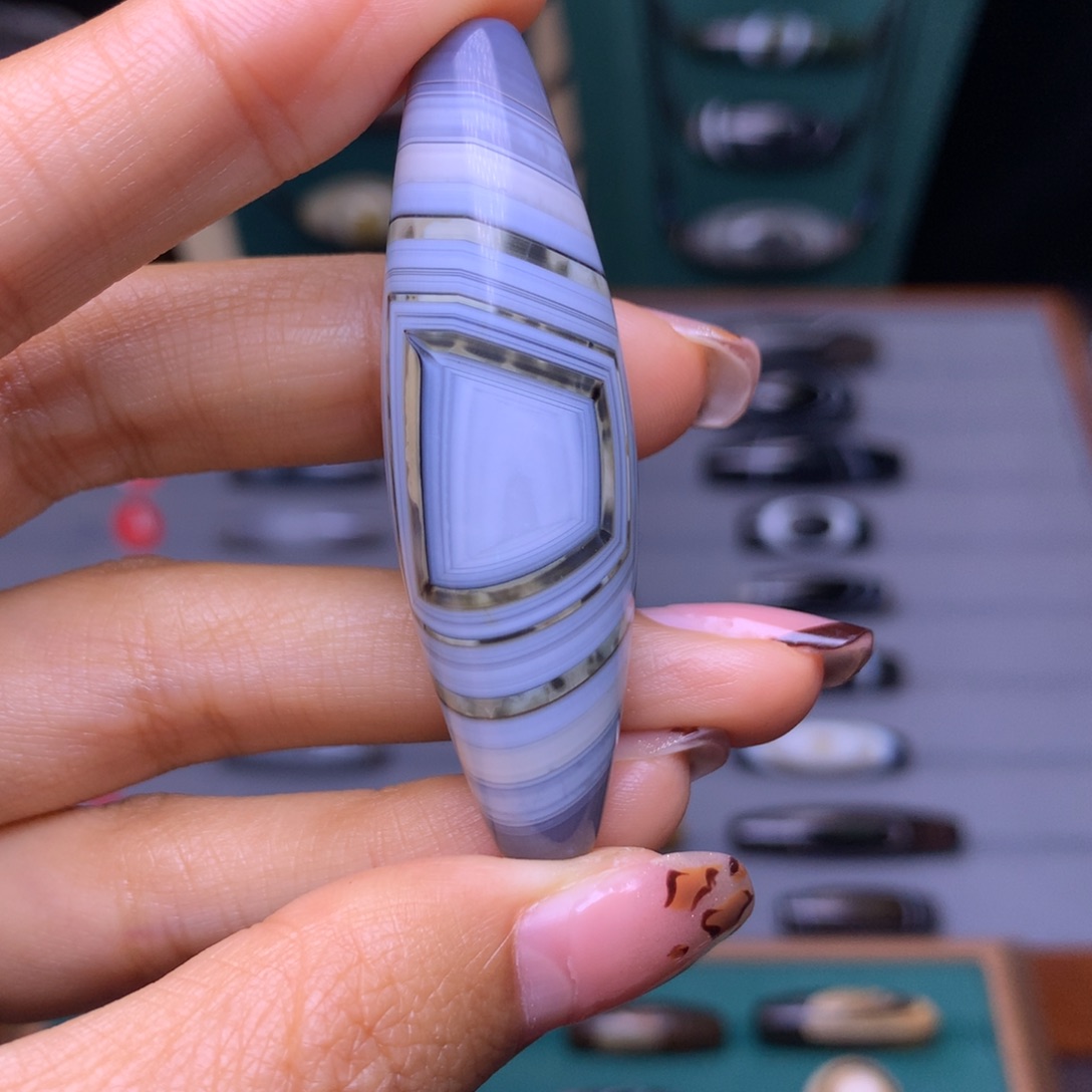 未镶嵌颈饰玛瑙/玉髓嘿*?