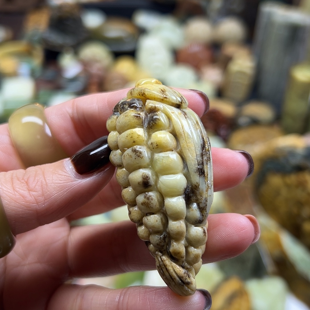 岫玉未镶嵌颈饰辽阳水草玉米手玩