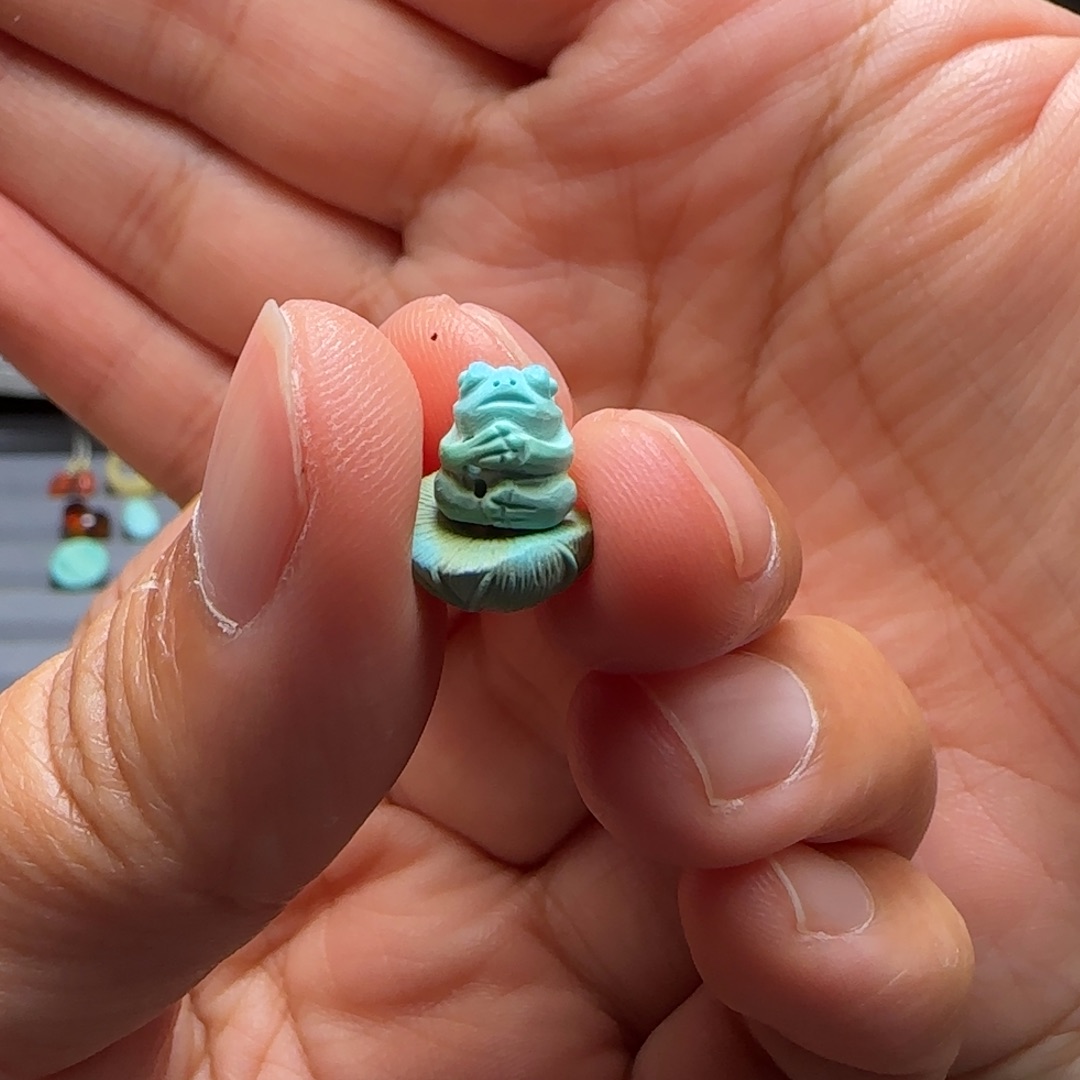 未镶嵌绿松石蛙荷叶雕刻