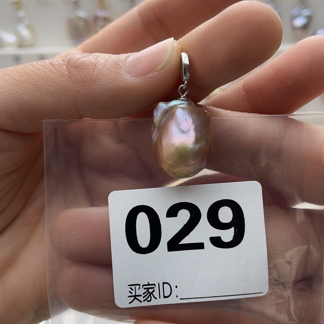 淡水珍珠颈饰未镶嵌姗**迟