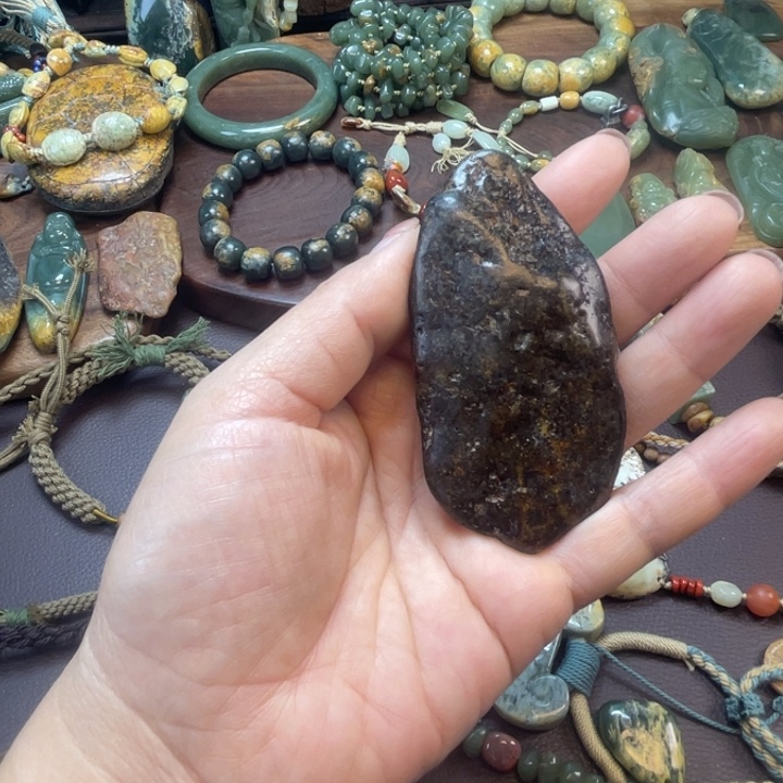 岫岩河磨玉（透闪石质玉）未镶嵌珠宝半成品