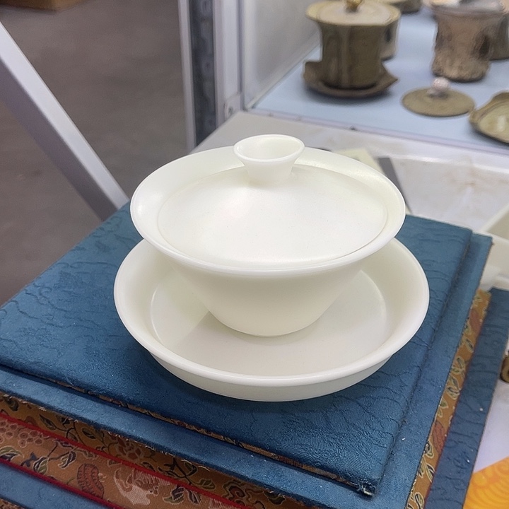 瓷片福利待遇多多哦哦哦