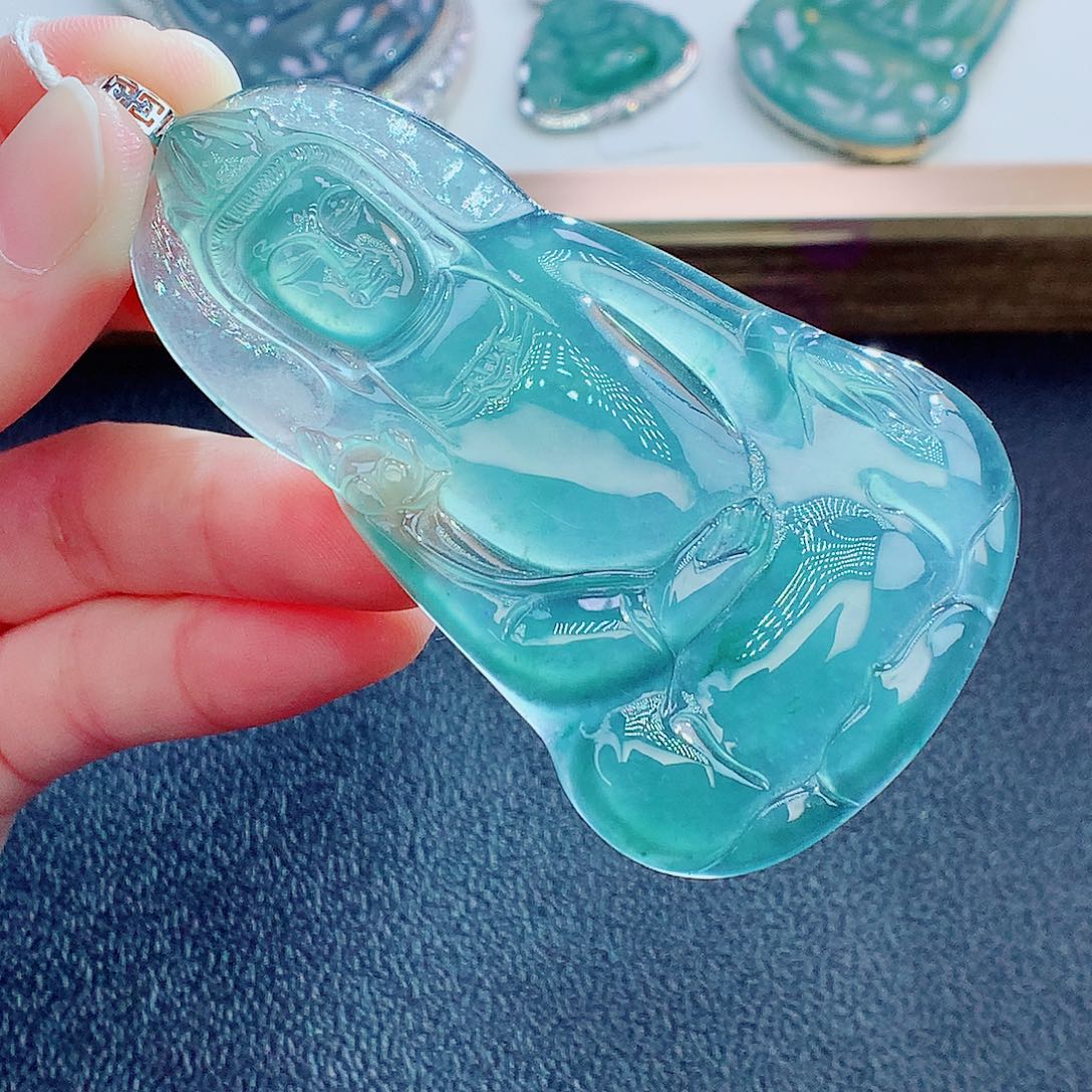 翡翠颈饰18K金镶嵌翡翠