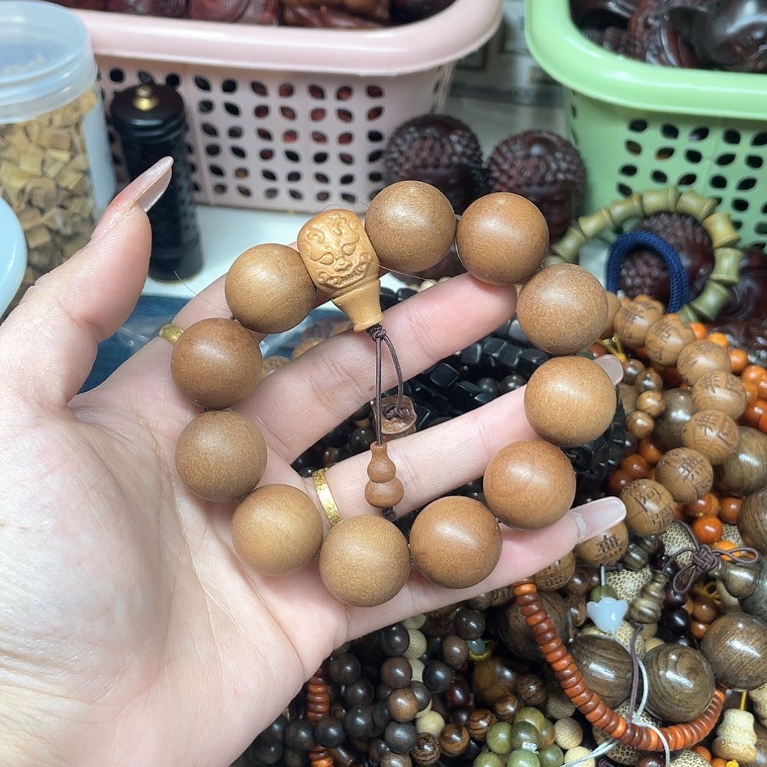 维腊木（绿檀）无事牌