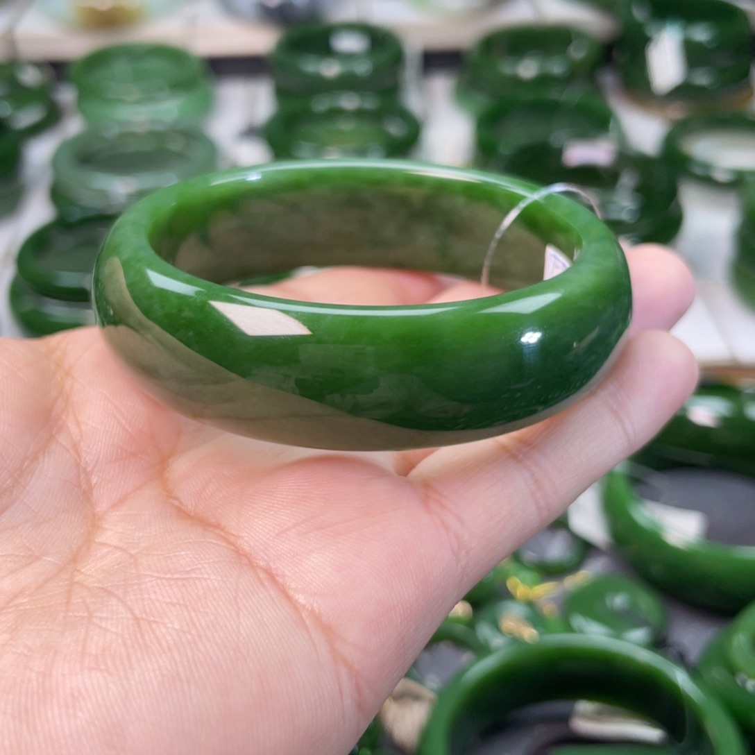 和田玉（碧玉）手镯未镶嵌