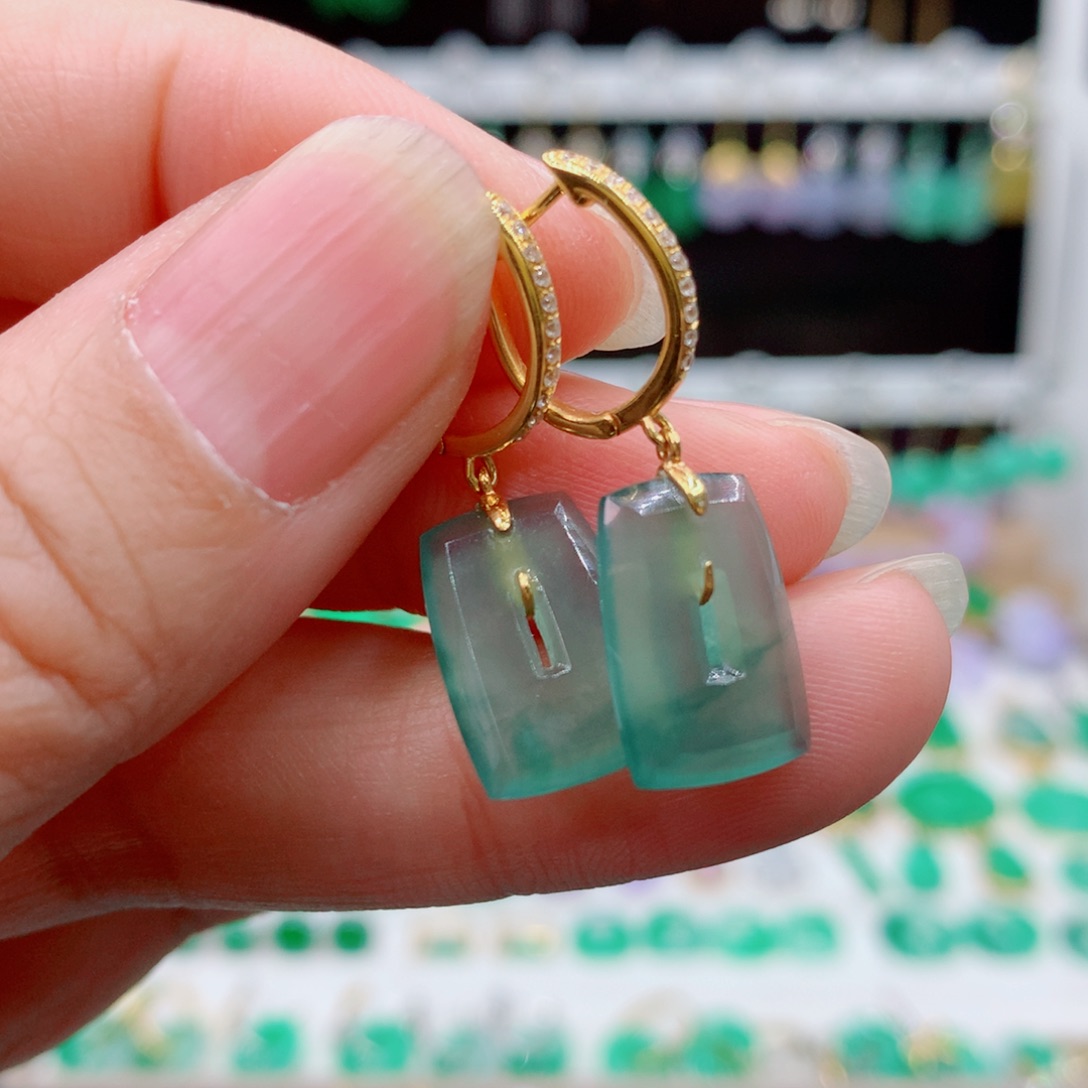 翡翠耳饰18K金镶嵌的