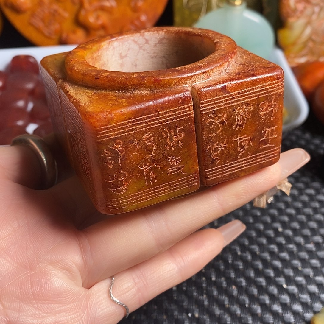 岫岩老玉（透闪石质玉）未镶嵌珠宝奇石