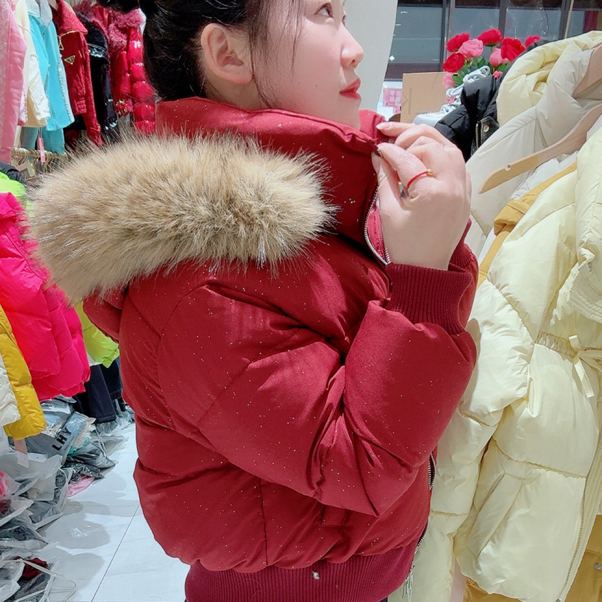 新款宽松加厚女短款圣诞红色连帽保暖冬季外套