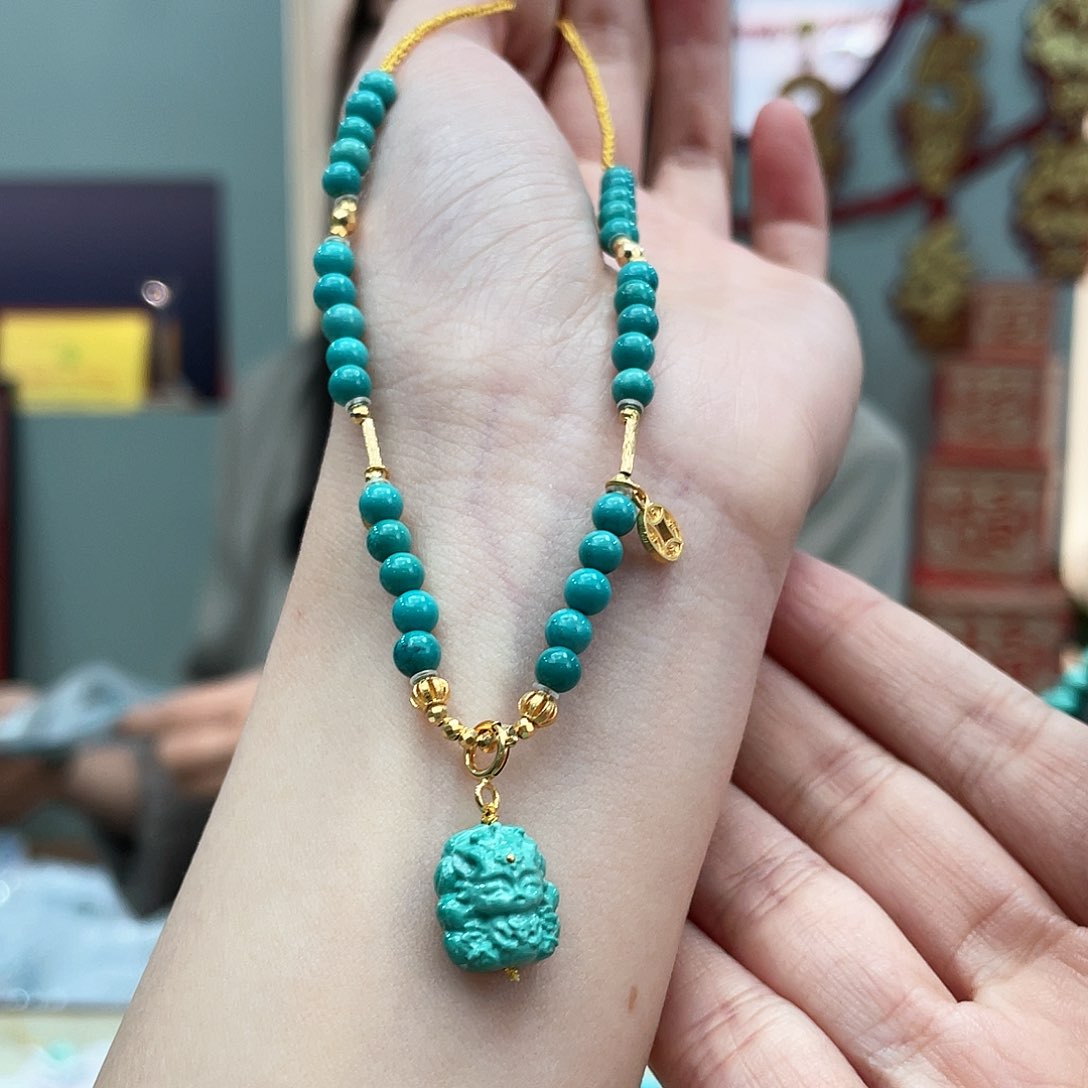 绿松石颈饰18K金镶嵌