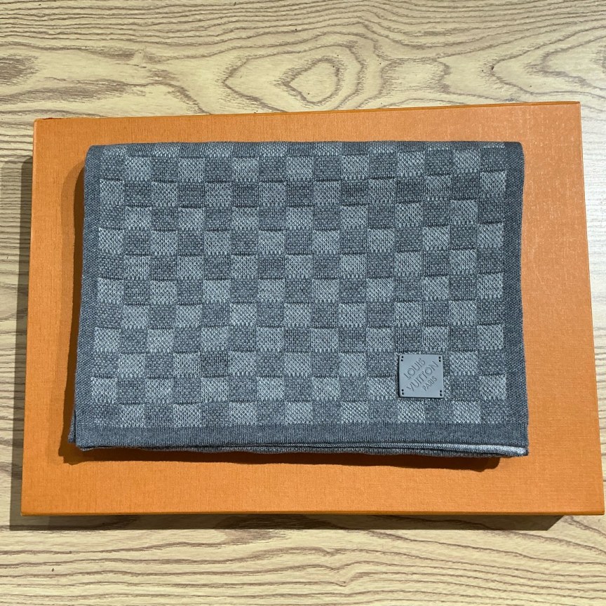 未使用 LouisVuitton/路易威登 棋盘格羊毛围巾原盒180✖️30/9294