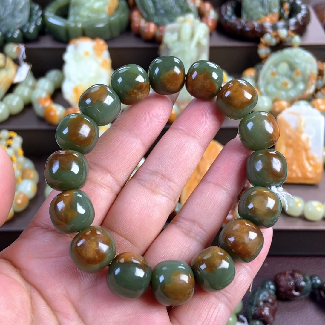 透闪石质玉未镶嵌手串