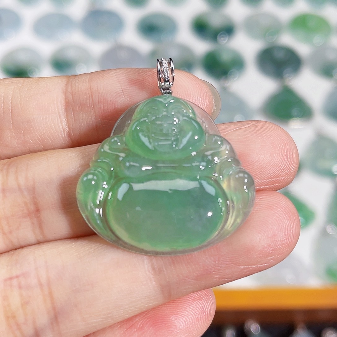 颈饰18K金镶嵌翡翠吊坠