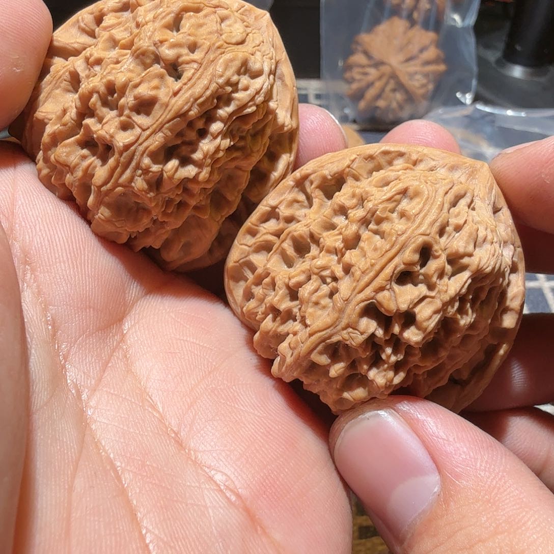 文玩核桃把件三角南疆