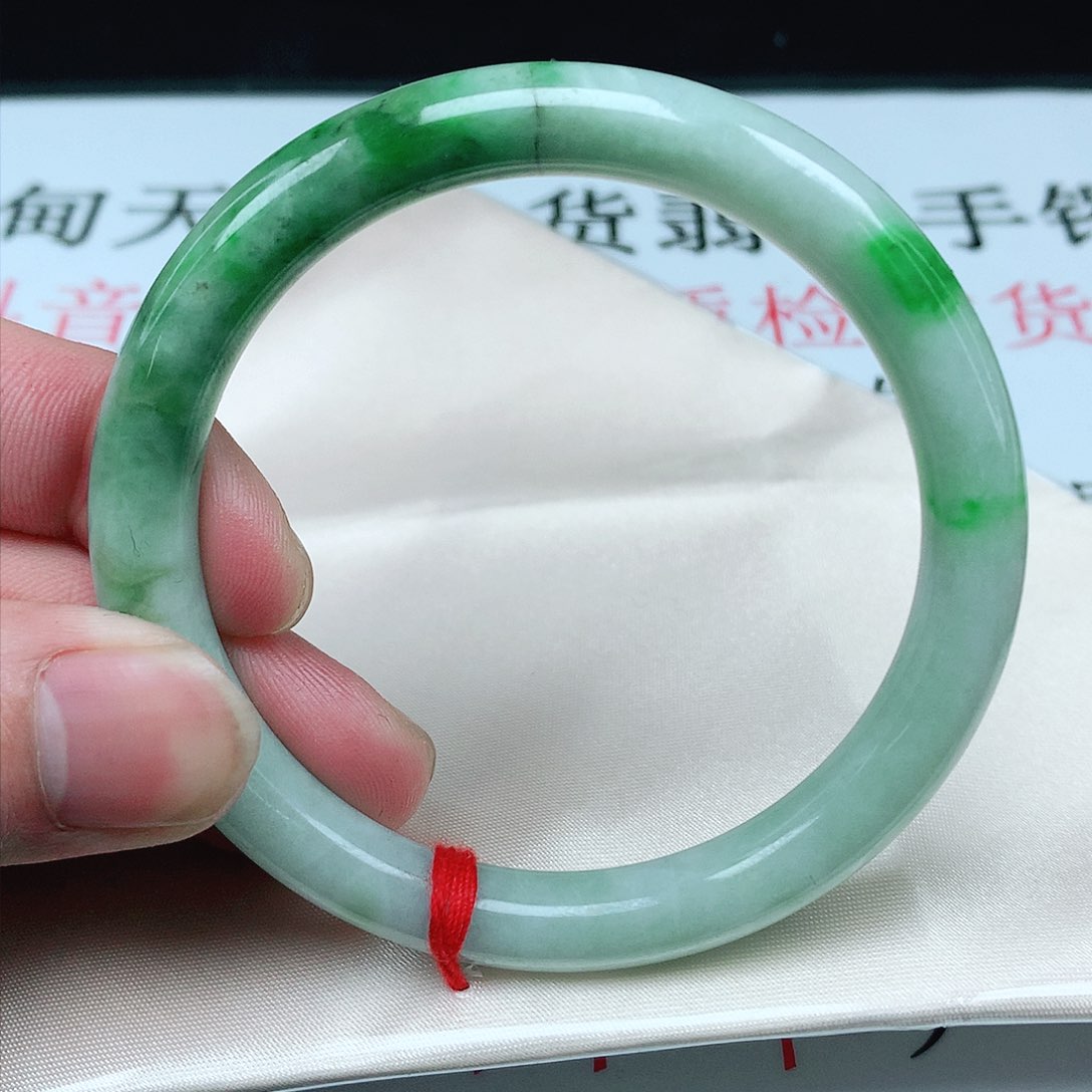 翡翠手镯未镶嵌圈56