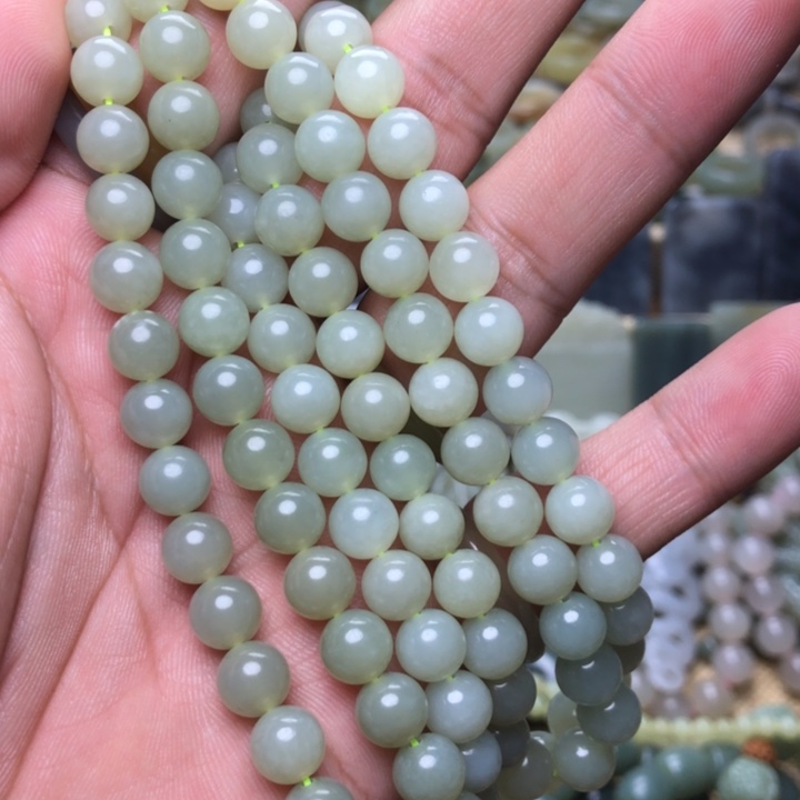 和田玉颈饰未镶嵌?****