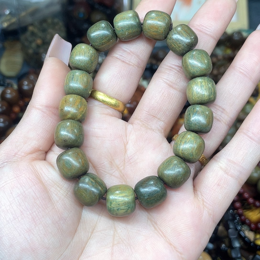 维腊木（绿檀）无事牌