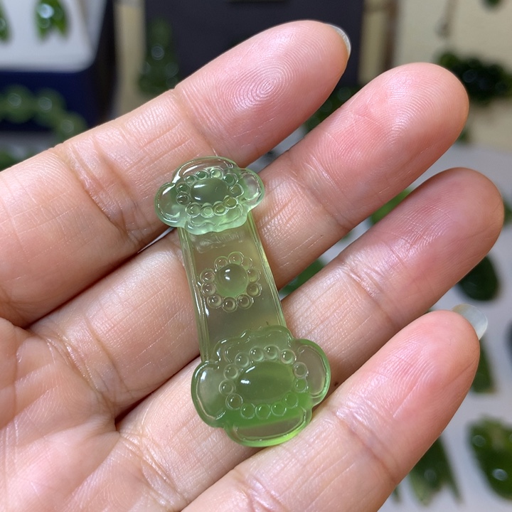 岫玉颈饰未镶嵌吊坠