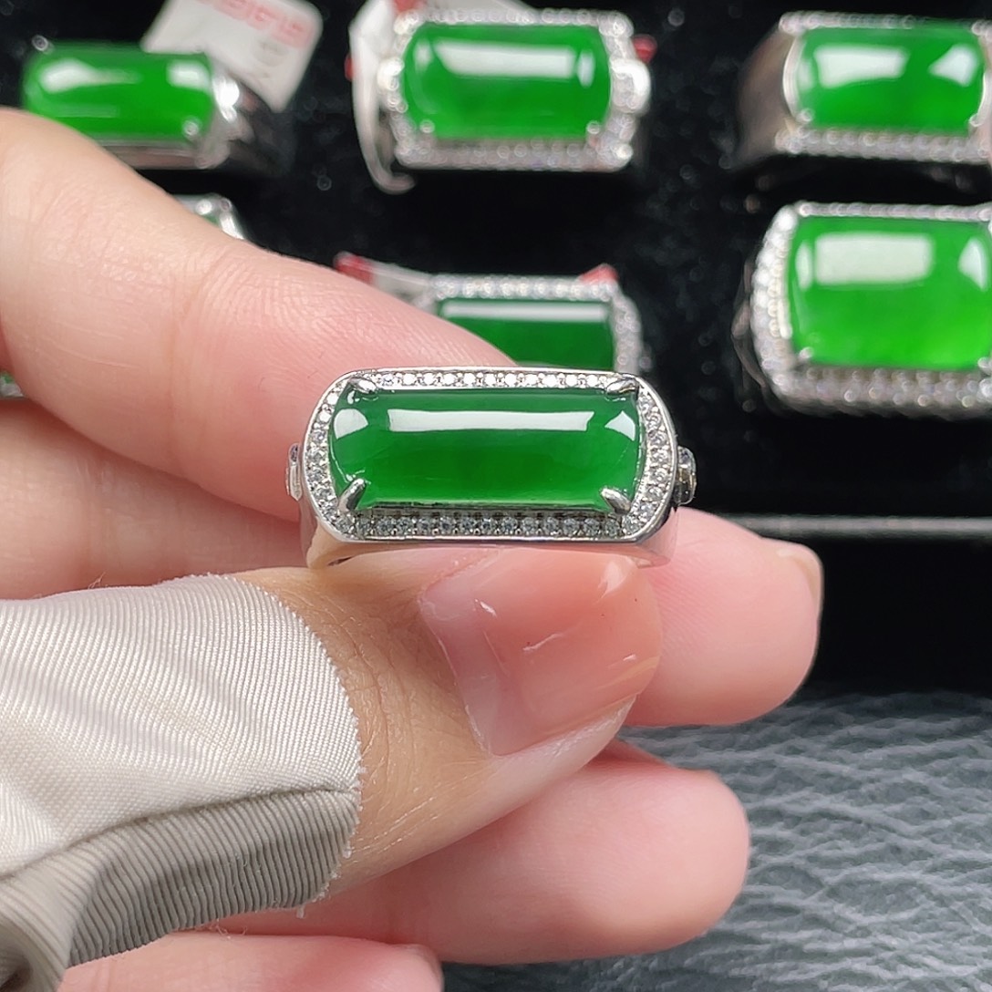 翡翠银S925镶嵌戒指天然A货翡翠没运费险3288