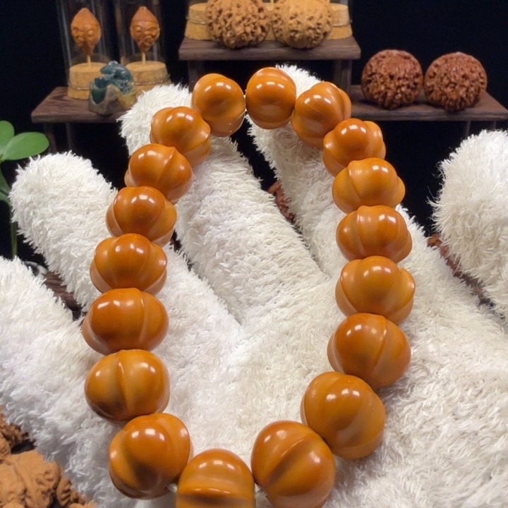 文玩核桃把件后头鲨鱼背