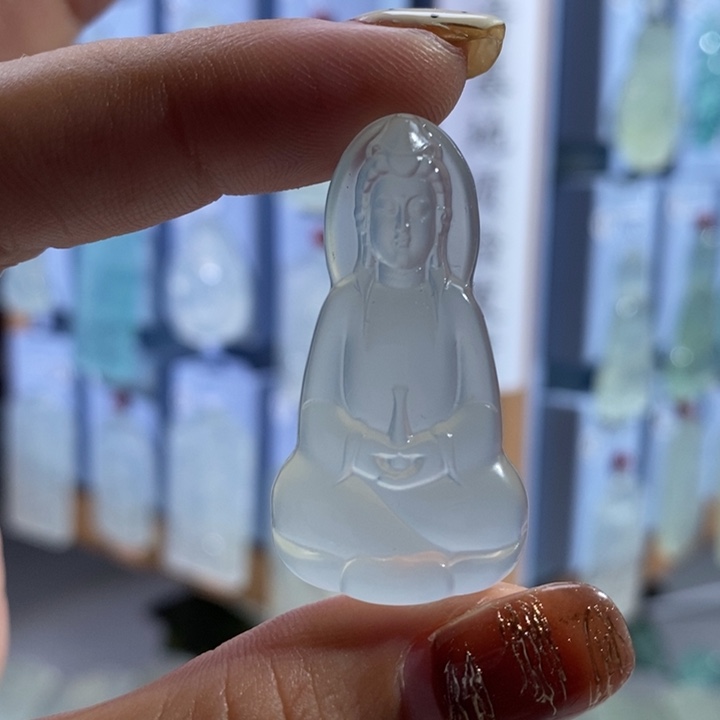 岫玉未镶嵌颈饰吊坠