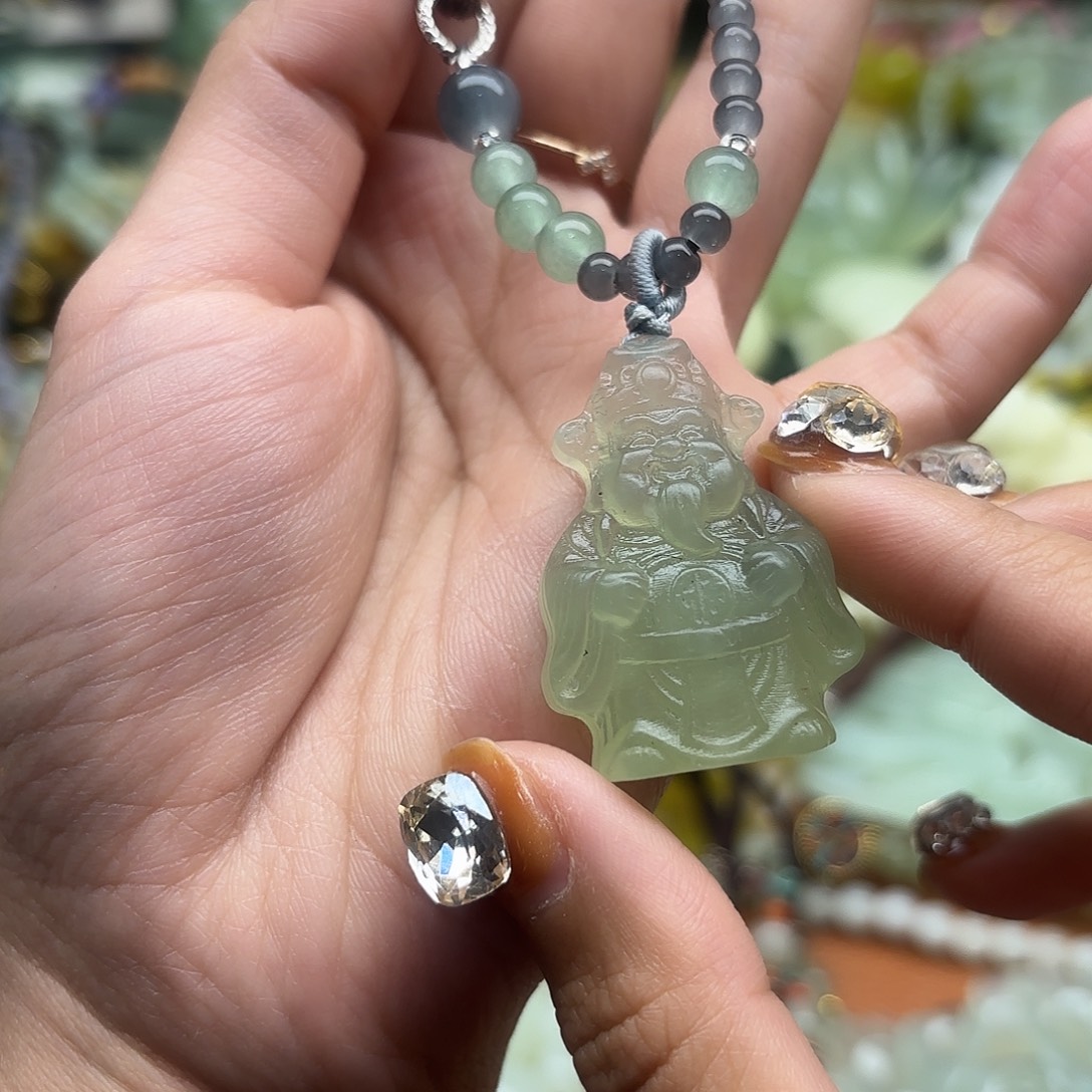 蛇纹石玉未镶嵌吊坠