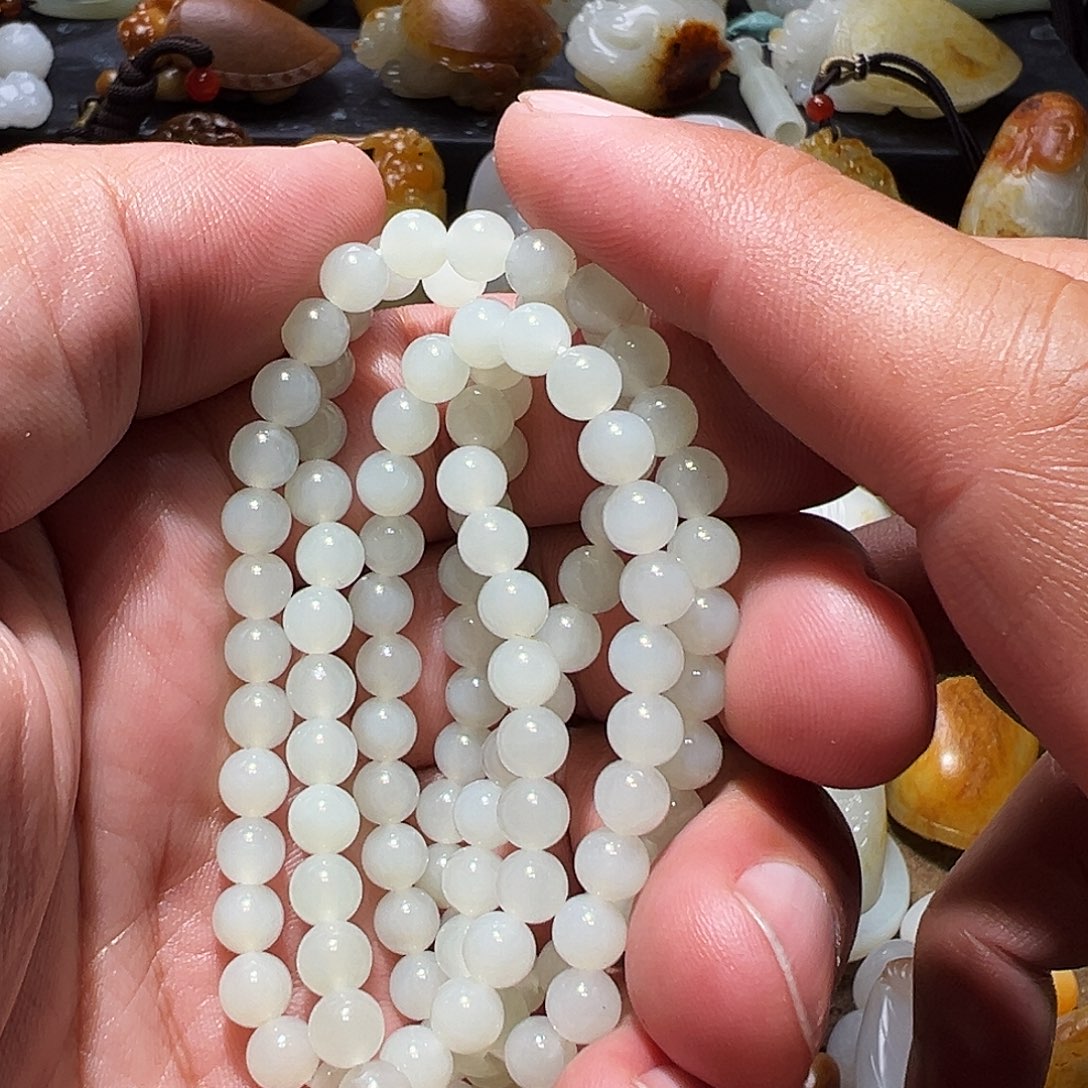 和田玉颈饰未镶嵌