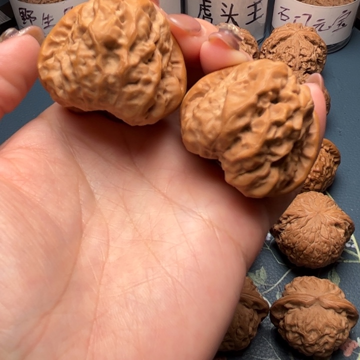 文玩核桃把件41×42八腿蛤蟆头